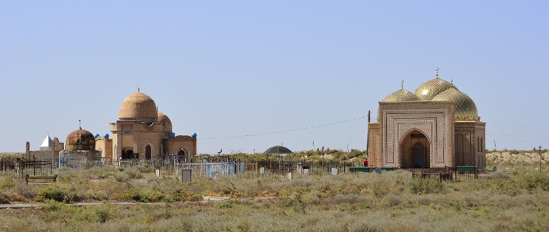 Weitere Grabmoscheen beim Grabmal Aristan Bab